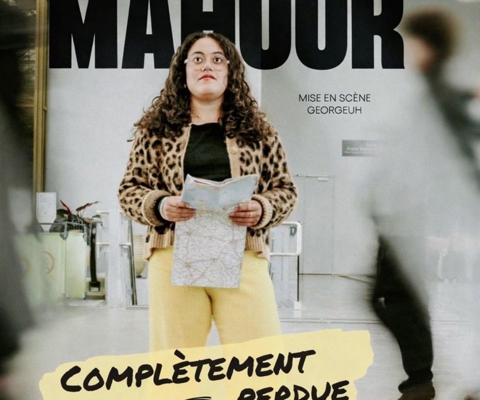 Nora Mahour dans Complètement perdue