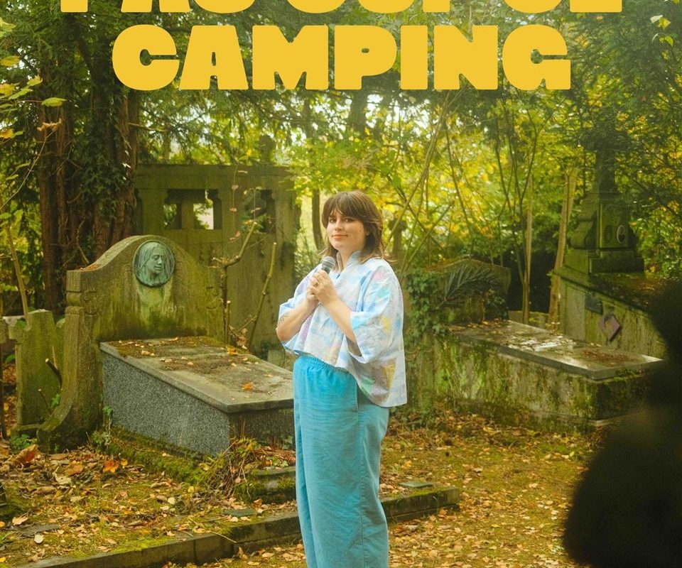 Lola D'Estienne dans Pas ouf ce camping